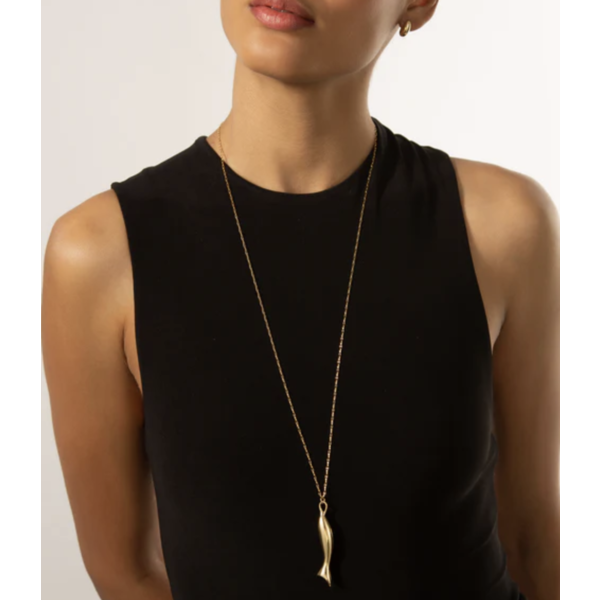 MONICA RICH KOSANN 18kt Yellow Gold Fish "Perseverance" Charm Necklace