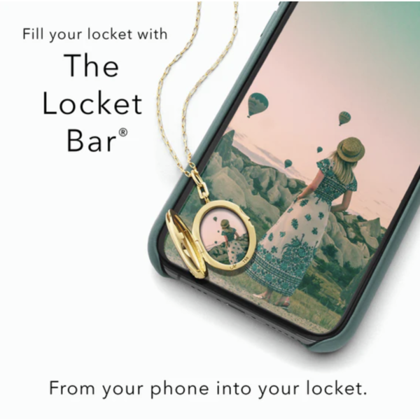 MONICA RICH KOSANN 18kt Yellow Gold Slim "Viv" Gold Locket Necklace with Diamond