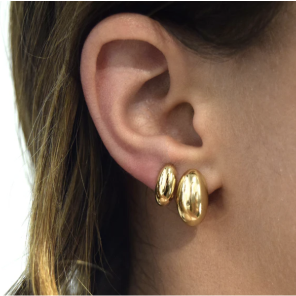 MONICA RICH KOSANN 18K Gold Small Perseverance Huggie Earrings