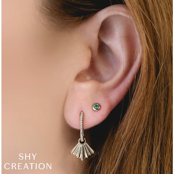 SHY CREATION INC 14kt Yellow Gold .08 Emerald Bezel Stud Earrings