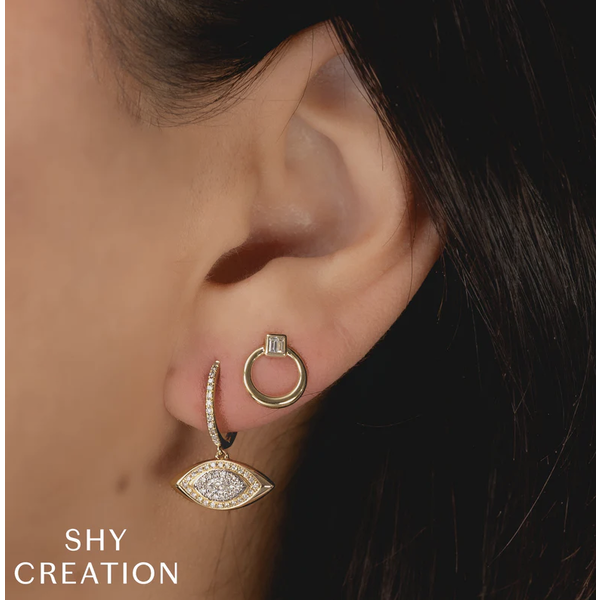 SHY CREATION INC 14kt Yellow Gold .08 Diamond Baguette Circle Stud Earring