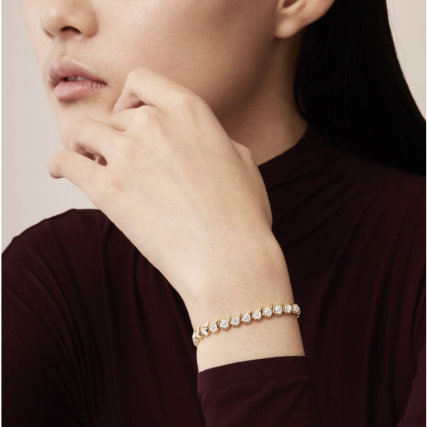 HEARTS ON FIRE LLC LU Droplet Bracelet