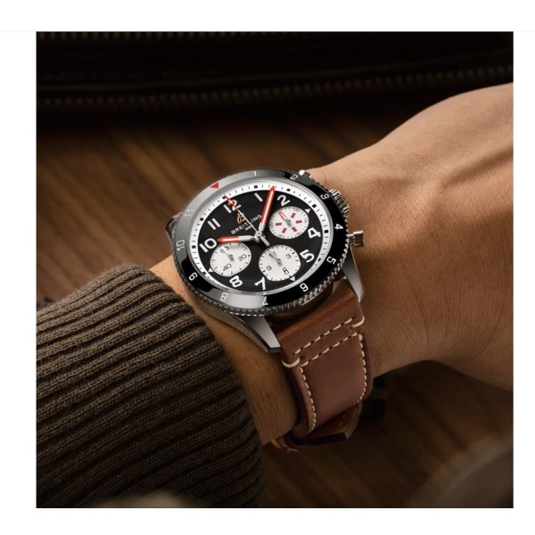 BREITLING Classic AVI Chronograph 42 Mosquito