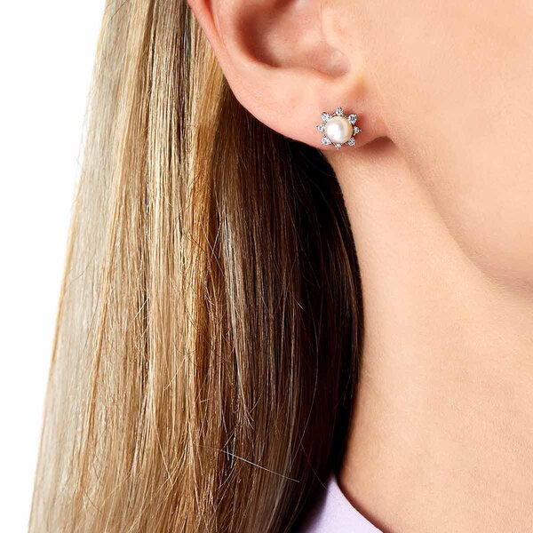 YOKO Trend 18K Gold Freshwater Pearl And Diamond Star Stud Earrings