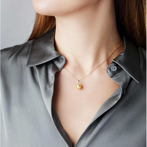 YOKO 18kt Gold Golden South Sea Pearl Pendant