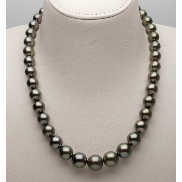 YOKO 18kt Cultured Pearl Necklace 10 x 14.7