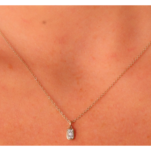SHY CREATION INC 14kt Yellow Gold .07 Diamond Baguette Necklace