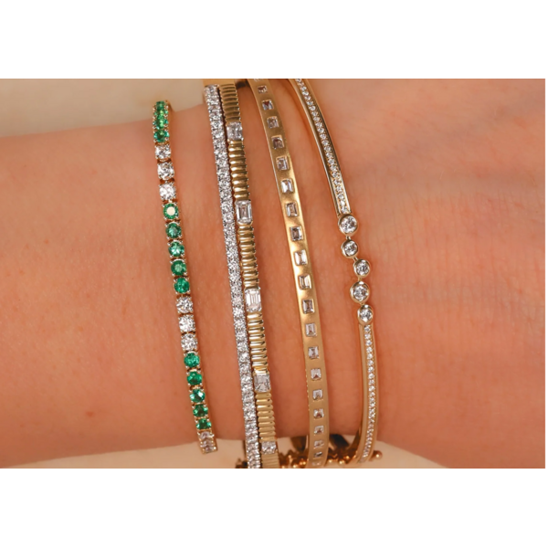 SHY CREATION INC SC55027800ZS - 14ky .34 Dia Bezel Bangle