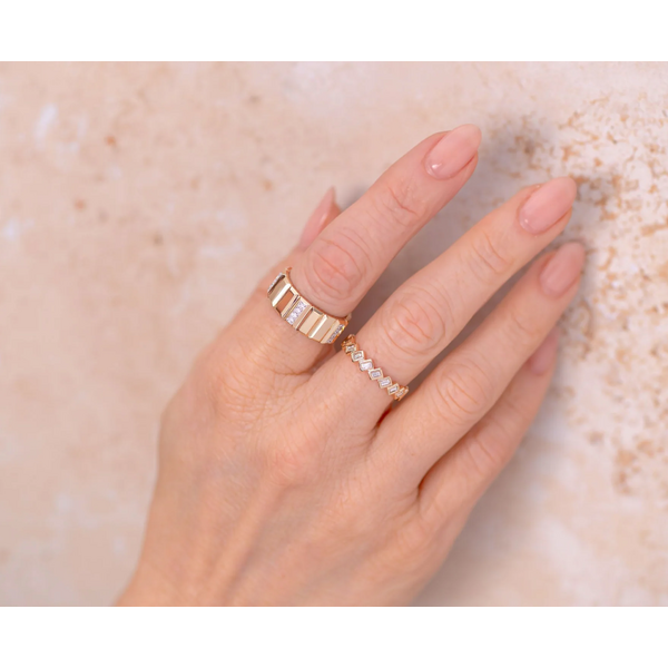 SHY CREATION INC SC55028486 - 14kw Di .26ct  Baguette Band