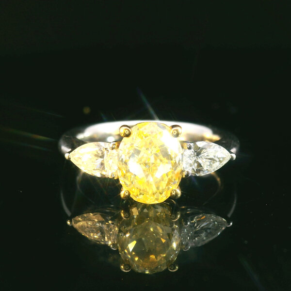 18kt White Gold 2.67 tcw Diamond Ring