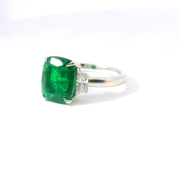 18kt White Gold 3.74 Emerald .39 Diamond Ring