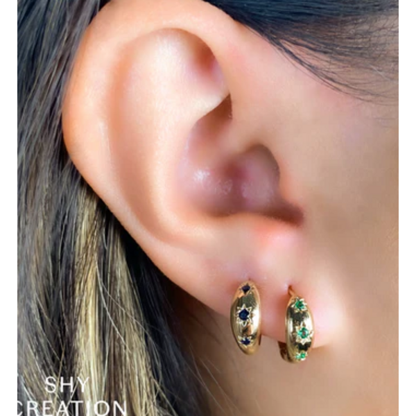 SHY CREATION INC SC55026418 - 14 ky .09 Eme Star Huggie Earrings