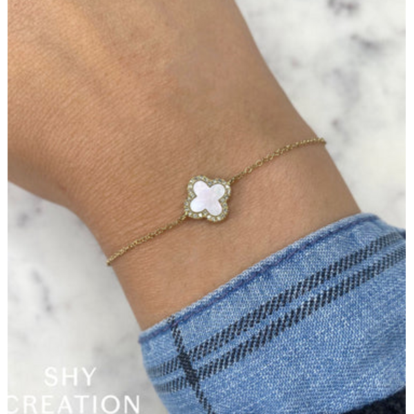 SHY CREATION INC SC55025372 - 14 ky .07 Dia and .40 MOP Clover Bracelet