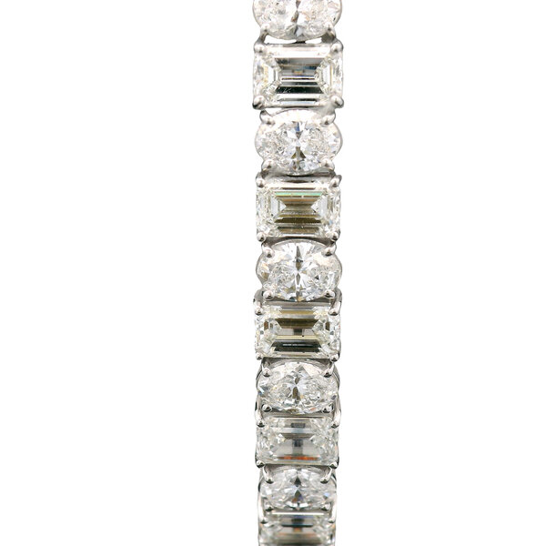 14kt White Gold 9.1ct Diamond Bangle