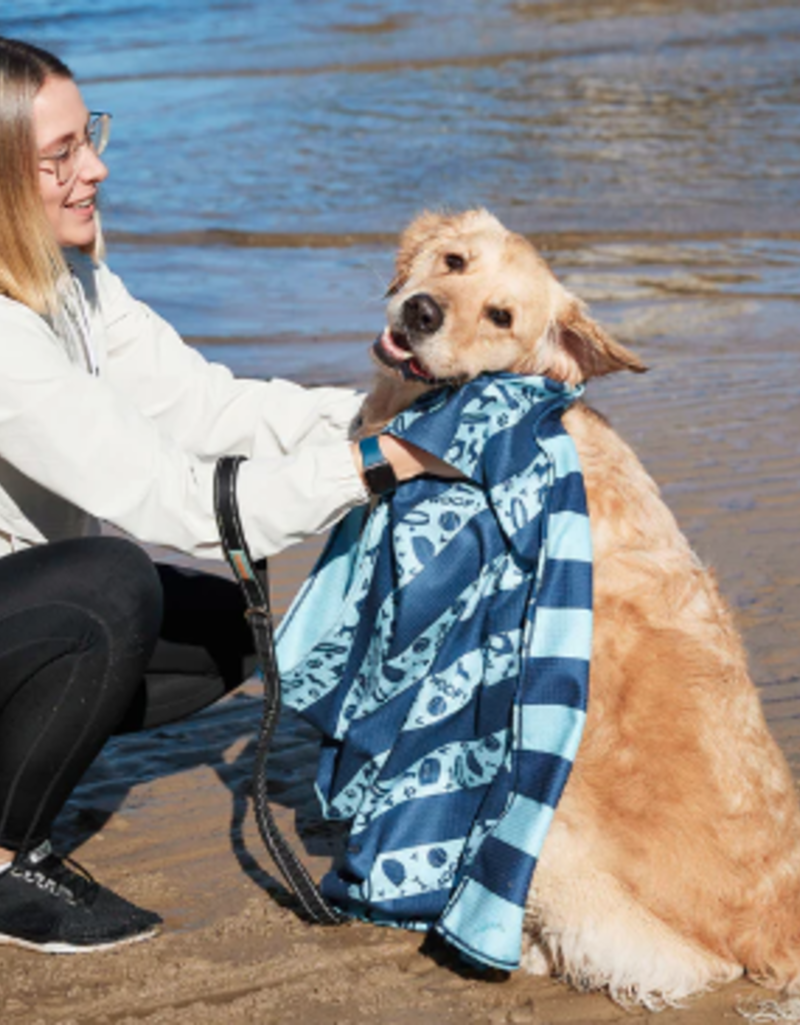 Dock & Bay Med Dog & Bay towel