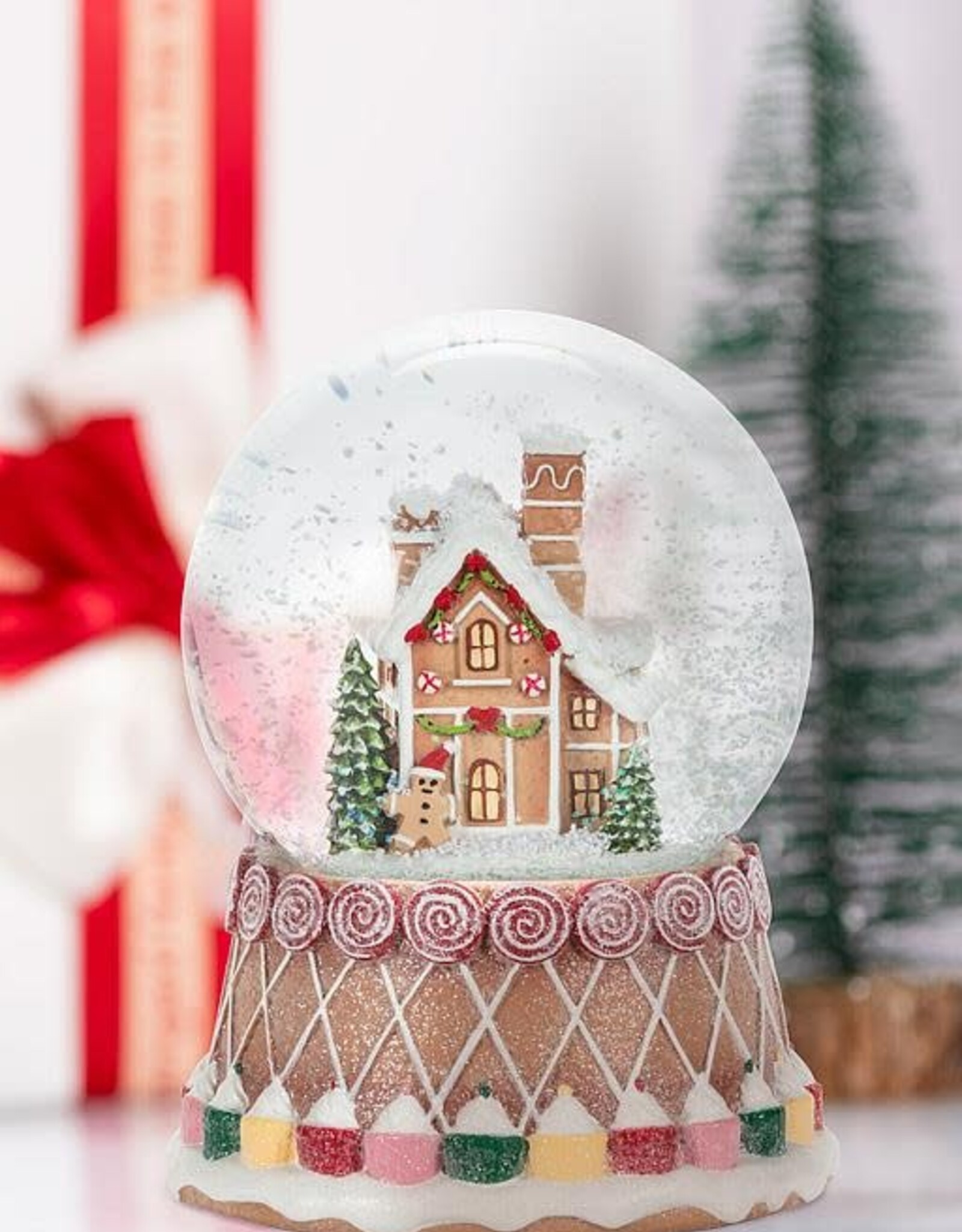 Abbott Snowglobe Musical Gingerbread