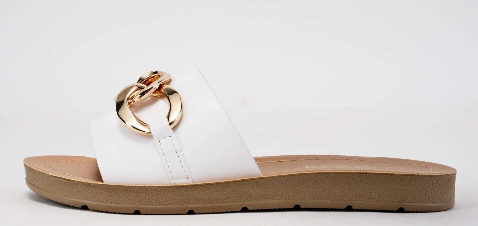 The 17 Most Comfortable Sandals in 2023 - PureWow