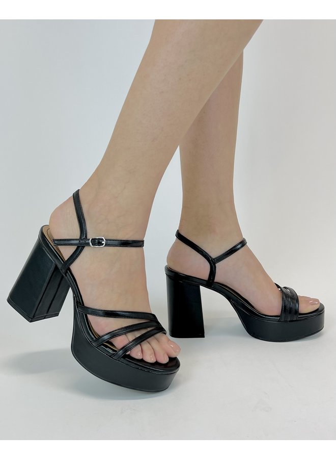 Strikeout-17 Casual Heel - Black