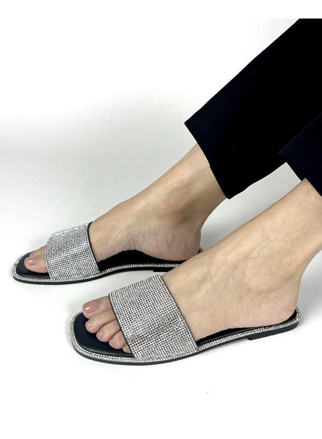 Amita Flat Sandals - Black Nb
