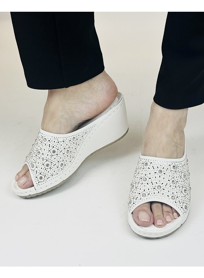DW3028 Dressy Sandal - White