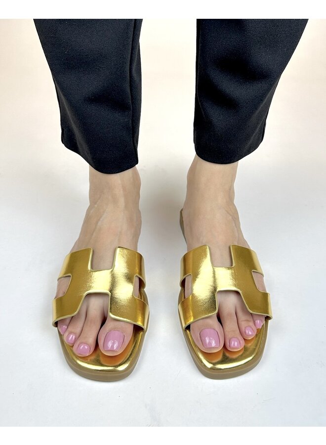 Bestia-1A Flat Sandals - Gold