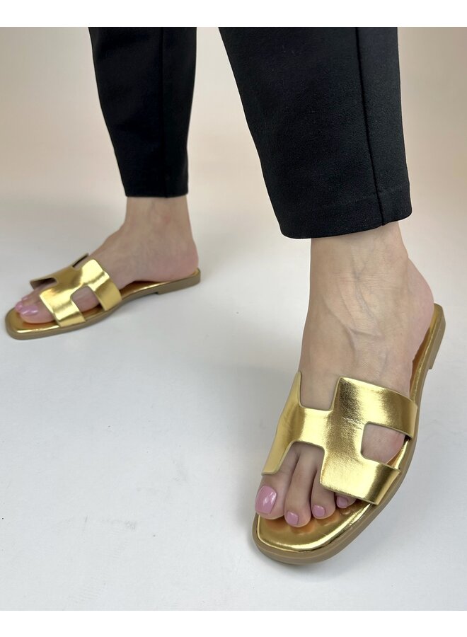 Bestia-1A Flat Sandals - Gold