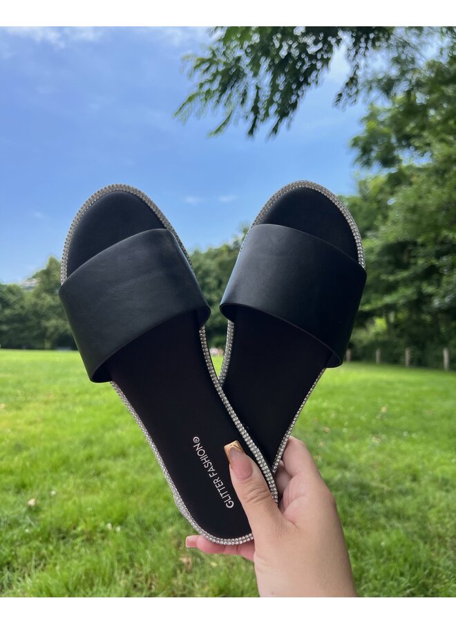 Daisy Flat Sandals - Black/Silver Pu