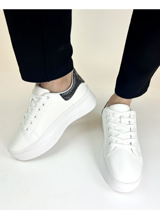 Dia-1a Casual Sneaker - White/Black