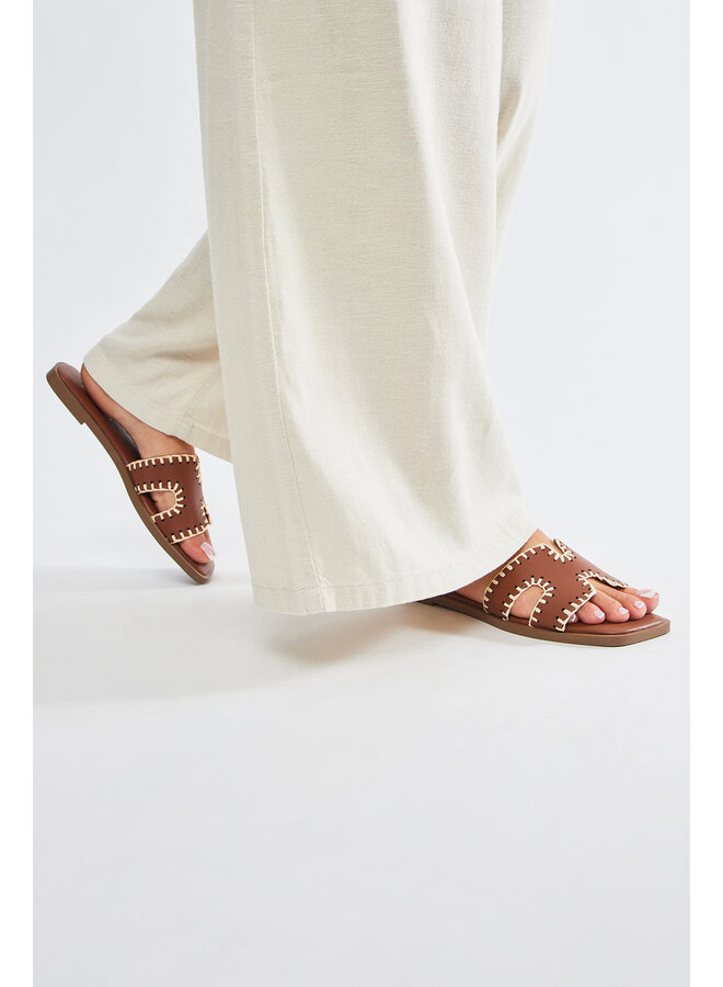 Finity Flat Sandal - Tan Pu