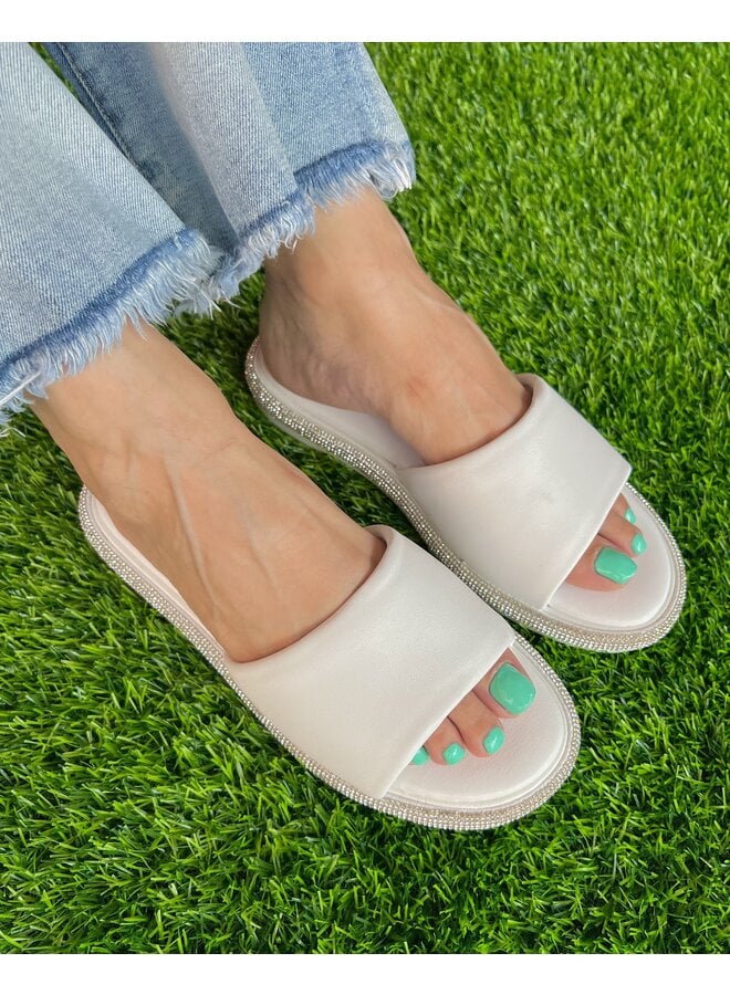 Memphis-28 Flat Sandal - White Pu