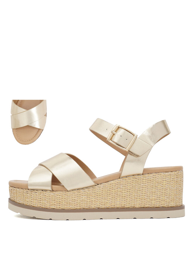 Clever Platform Sandals - Gold