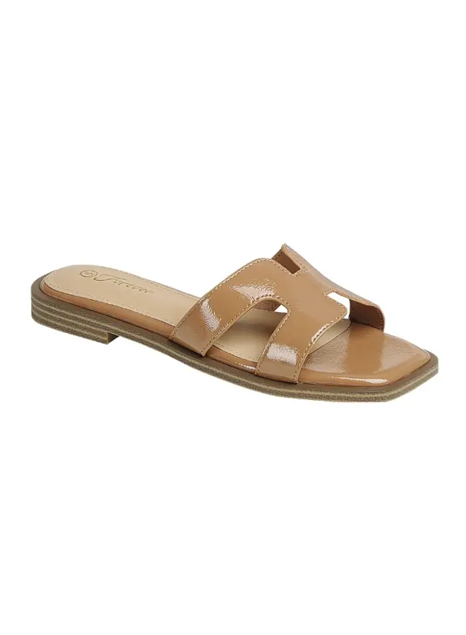 Bold-23 Flat Sandal - Tan Patent