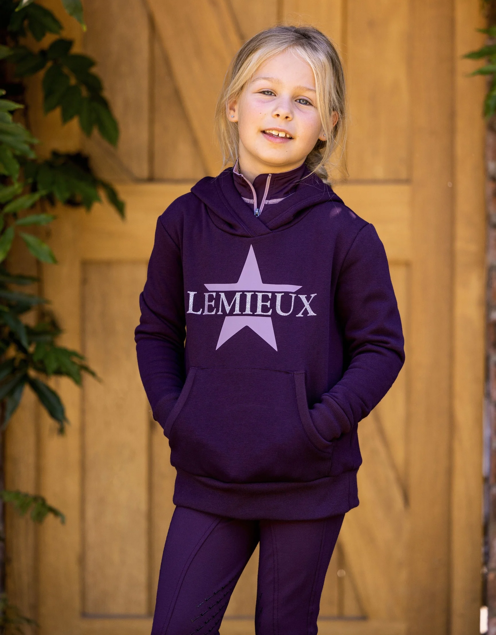 https://cdn.shoplightspeed.com/shops/632188/files/49351108/1600x2048x1/lemieux-lemieux-kids-mini-hoodie.jpg