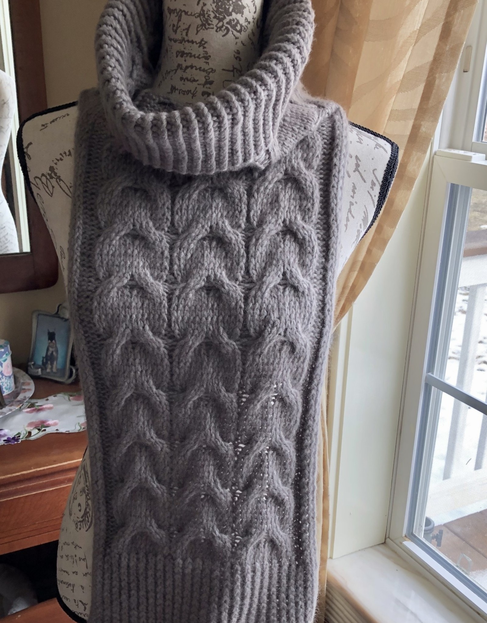 Susie Q Grete Cowl