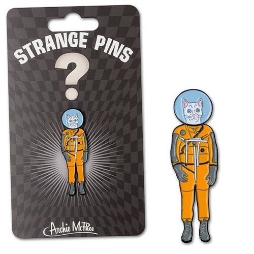 ACCOUTREMENTS PIN-CAT ASTRONAUT ACCOUTREMENTS PIN-CAT ASTRONAUT