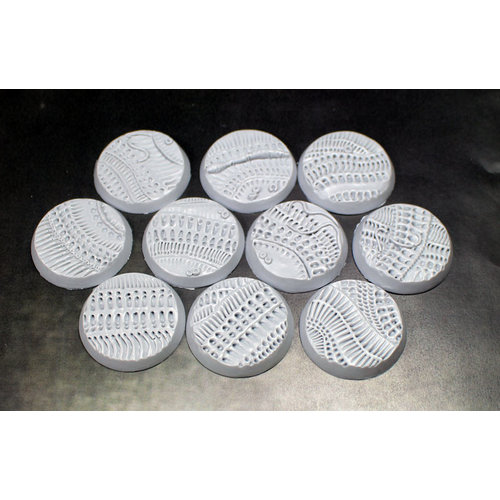 Secret Weapon Miniatures SCENIC BASES: ALIEN INVASION - BEVELED EDGE 32mm (10) Secret Weapon Miniatures SCENIC BASES: ALIEN INVASION - BEVELED EDGE 32mm (10)