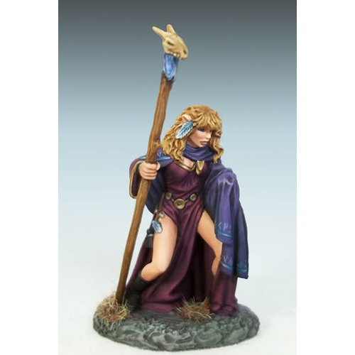 Dark Sword Miniatures FEMALE ELVEN MAGE w/STAFF Dark Sword Miniatures FEMALE ELVEN MAGE w/STAFF