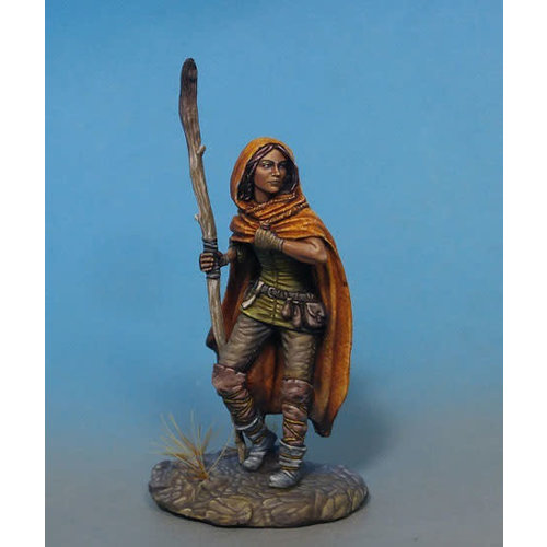 Dark Sword Miniatures FEMALE MAGE Dark Sword Miniatures FEMALE MAGE