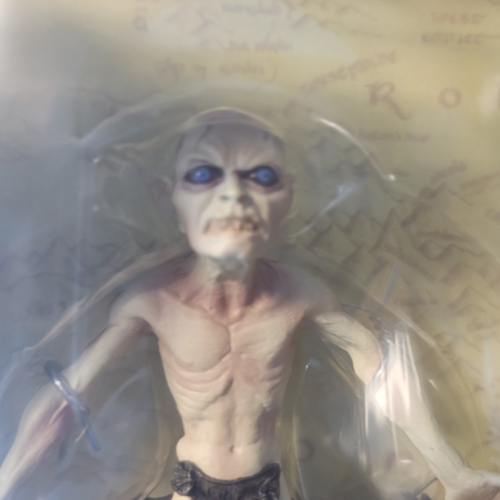 Toy Biz LotR: THE TWO TOWERS - GOLLUM w/ ELECTRONIC SOUND BASE