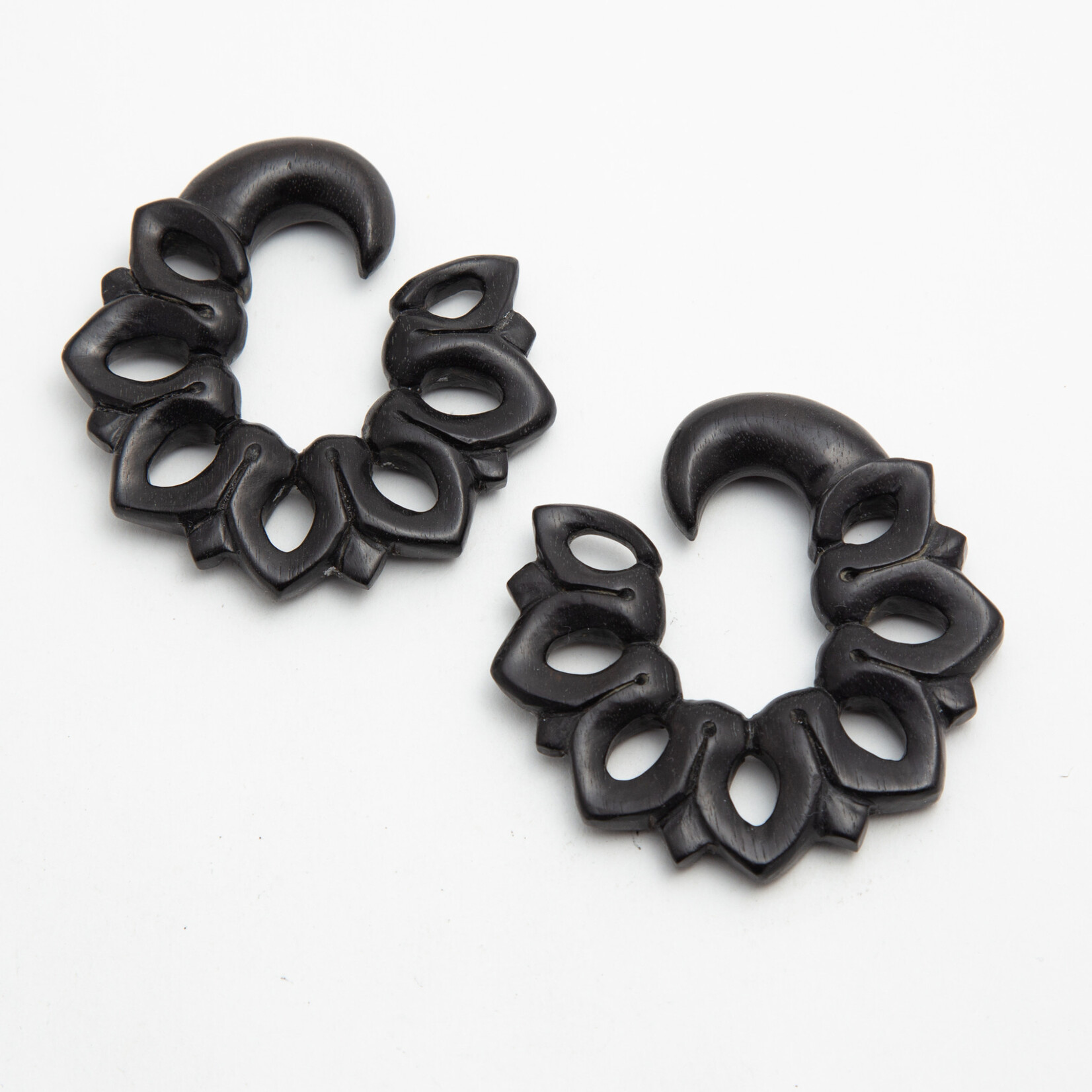 Maya Jewelry Maya 7/16 arang "Vetiver" hanging design
