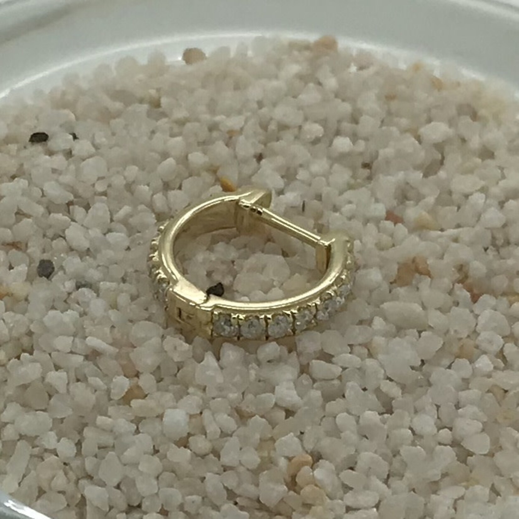 Tawapa Tawapa 18g 5/16 yellow gold "Karma" clicker with 16 x 1.5 diamonds
