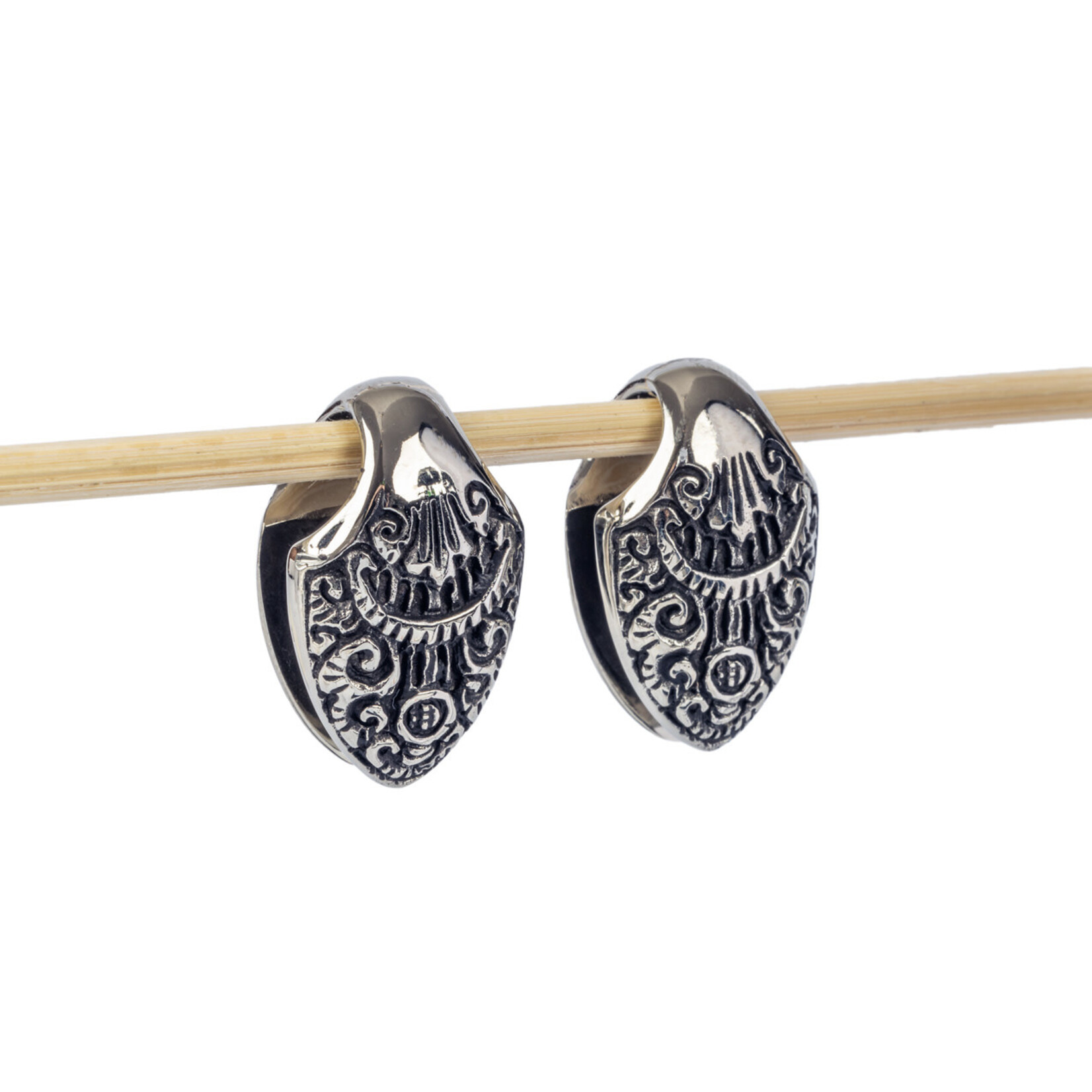 Diablo Organics Diablo Organics ornate white brass spades