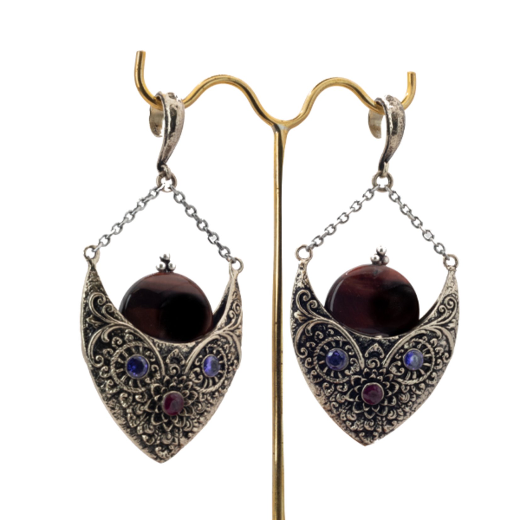 Safe Product White Brass and mixed stone hanging design