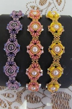 Blooming Buds Bracelet Kit - Swarovski Crystals & Piggy & Seed Beads Blooming Buds Bracelet Kit - Swarovski Crystals & Piggy & Seed Beads