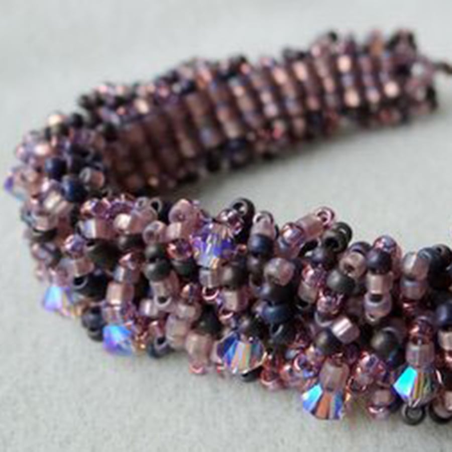 Classes 12/21 1-4pm  Caterpillar Bracelet Instruction - Linda Fabbro