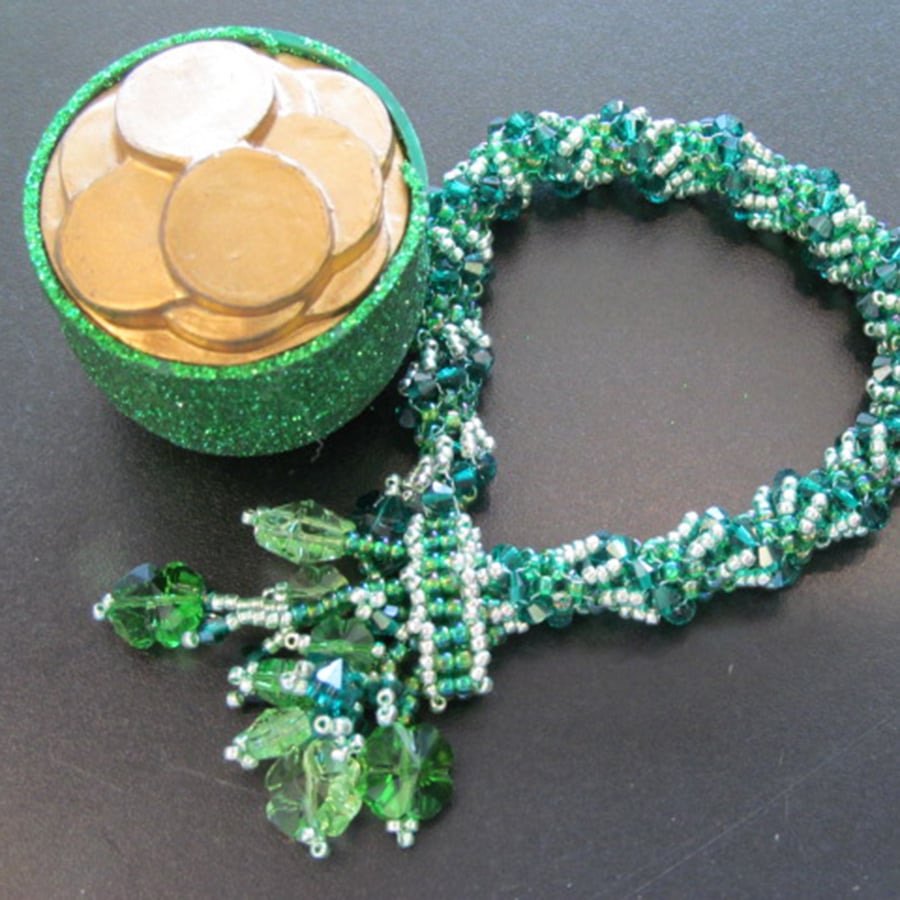 Classes 03/20 1-4pm Shamrock Sparkle Dot & Dash Bracelet Instruction Linda Fabbro