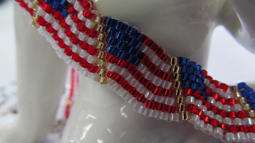Store Kits 07/26 1-4pm Wavy Flag Bracelet Kit -Linda Fabbro