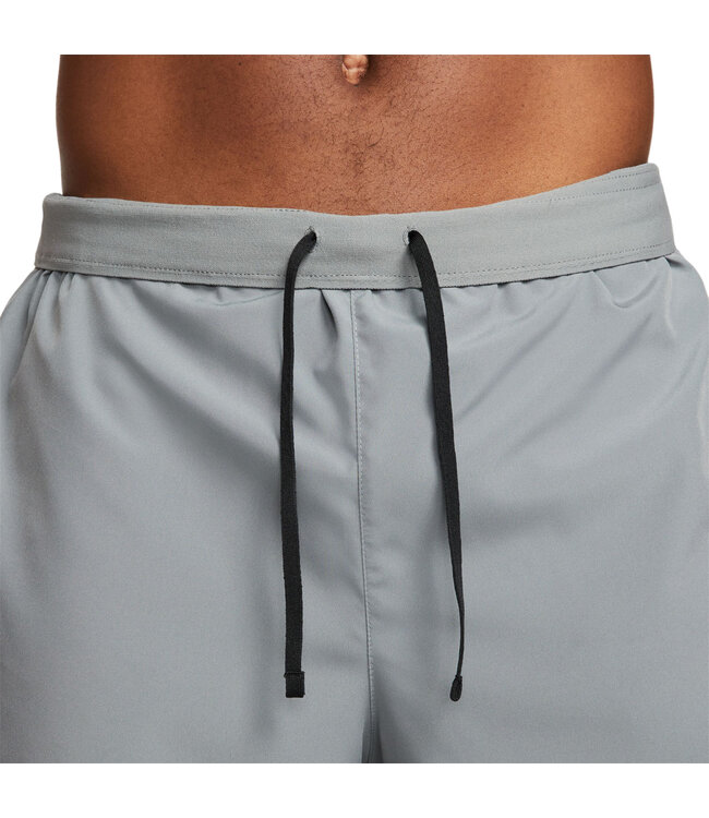 Nike Short polyvalent Challenger Dri-FIT 2-en-1 pour homme