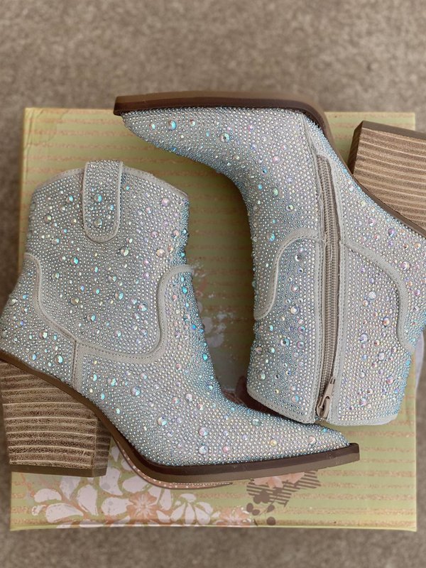 VERY G KADY BOOTIE