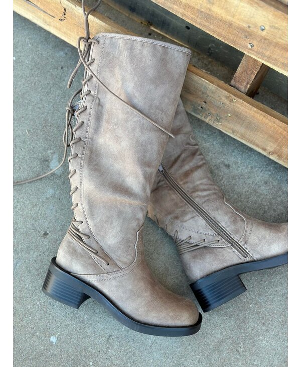 Tacomas boots deals